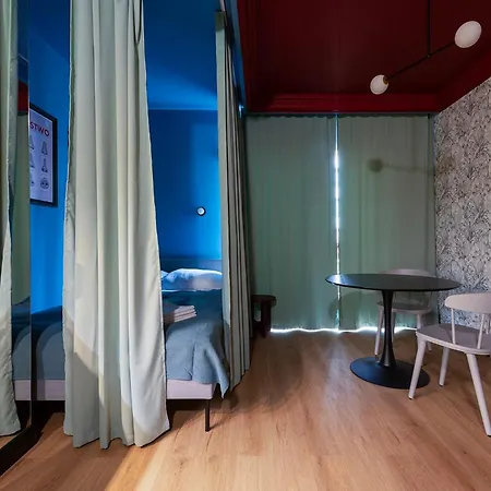 Colorful Apt Close To The Center Great Location Varsovia