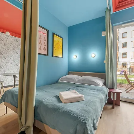 Colorful Apt Close To The Center Great Location