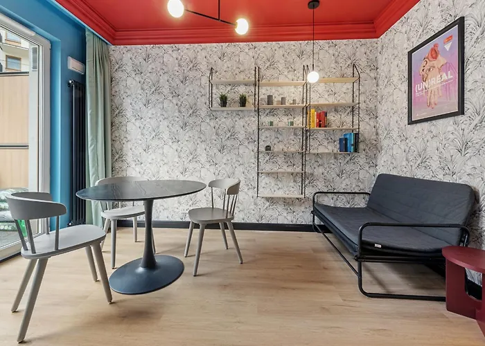 Colorful Close To The Center Great Location *